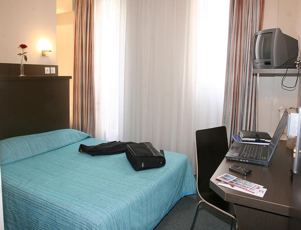 Hotel Amarys Simart Paris Rom bilde
